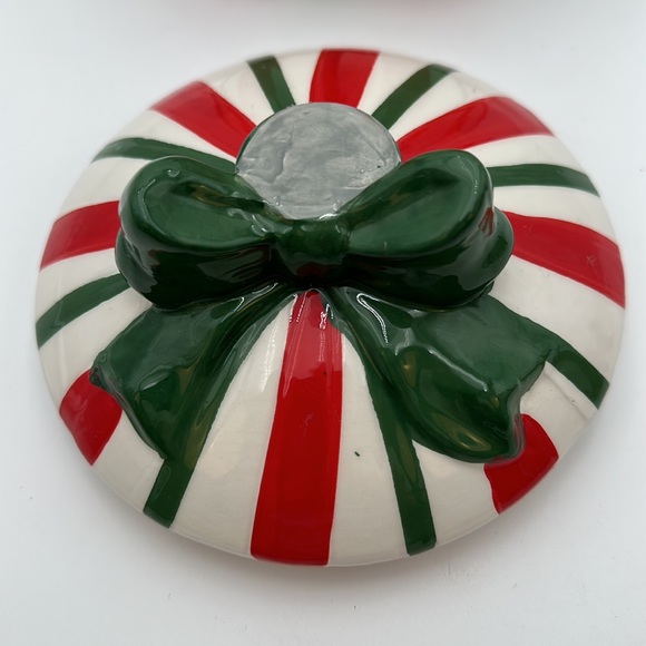 Round Stripped Cookie Jar Canster Decor - Picture 9 of 16